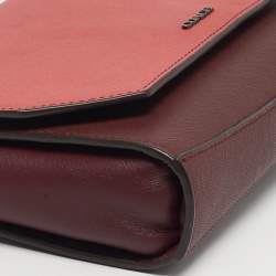 مملوكة مسبقًا حقيبة كروس بدن كوتش جلد سفينو خمري / وردي خوخي