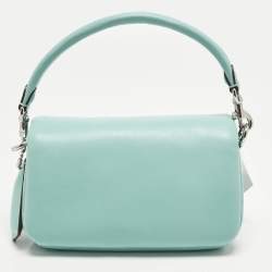 مملوكة مسبقًا Coach Tabby Pillow 18 Light Blue Leather Shoulder Bag