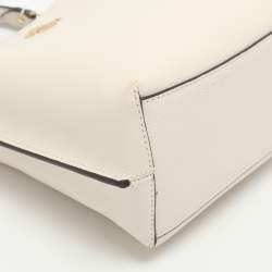 Pre Owned حقيبة دلو جلد أبيض كوتش مولي