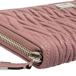 مملوكة مسبقًا Coach Pink Madison Leather Accordion Zip Around Wallet