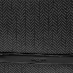 Pre Owned حقيبة كلتش كوتش كانفاس مقوى وجلد سوداء طباعة متعرجة بحمالة معصم 