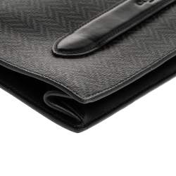 Pre Owned حقيبة كلتش كوتش كانفاس مقوى وجلد سوداء طباعة متعرجة بحمالة معصم 