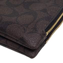 مملوكة مسبقًا Coach Brown Signature Coated Canvas Double Zip Wristlet