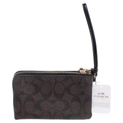 مملوكة مسبقًا Coach Brown Signature Coated Canvas Double Zip Wristlet