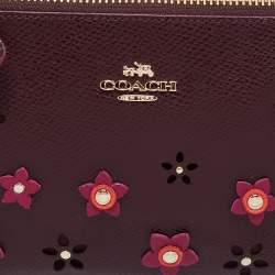 مملوكة مسبقًا Coach Plum Leather Large Floral Applique Pochette