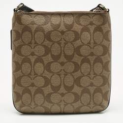 Pre Owned حقيبة كروس كوتش قم اش مشمع بتوقيع العلامة التجارية بيج/أزرق وجلد كت