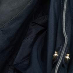 مملوكة مسبقًا حقيبة كوتش كريستي ساتشيل جلد أزرق بحري كبيرة