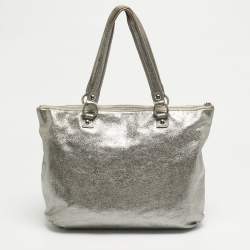 مملوكة مسبقًا حقيبة يد كوتش بوبى جلد رمادي لامع ميتاليك