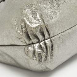 مملوكة مسبقًا حقيبة يد كوتش بوبى جلد رمادي لامع ميتاليك