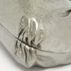 مملوكة مسبقًا حقيبة يد كوتش بوبى جلد رمادي لامع ميتاليك