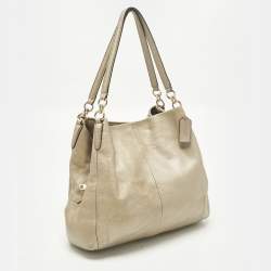 مملوكة مسبقًا حقيبة كتف كوتش ماديسون فيبي جلد بيج ميتاليك