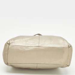 مملوكة مسبقًا حقيب�ة كتف كوتش ماديسون فيبي جلد بيج ميتاليك