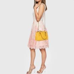 مملوكة مسبقًا Coach Christie Carryall Mini Yellow Leather Satchel
