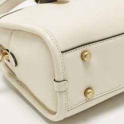 مملوكة مسبقًا حقيبة سونغ زيب كوتش مُرمَّمة جلد أبيض