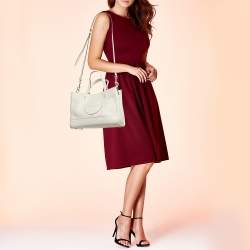 مملوكة مسبقًا Coach Dempsey Carryall Off White Leather Tote