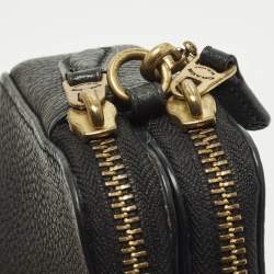 Pre Owned حقيبة كروس كوتش كيرا جلد أسود بسحاب مزدوج