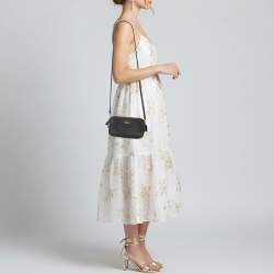 Pre Owned حقيبة كروس كوتش كيرا جلد أسود بسحاب مزدوج