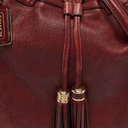 مملوكة مسبقًا حقيبة كتف كوتش جلد أحمر بخيط ماكدسون