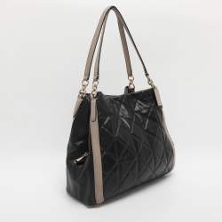 Pre Owned Coach Phoebe Black/Beige Quilted Leather Shoulder Bag