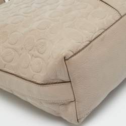 مملوكة مسبقًا Coach Legacy Tassel Taupe Signature Embossed Leather Shoulder Bag