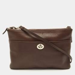 Pre Owned حقيبة كوتش كروس بودي جلد بني شوكولاته لغي سي ترنلوك