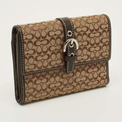 مملوكة مسبقًا Coach Buckle Beige/Brown Signature Fabric and Leather Trifold Wallet