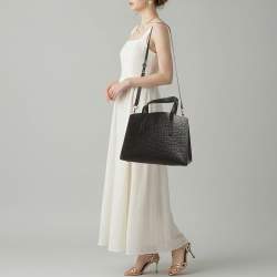 مملوكة مسبقًا حقيبة يد كوتش تشارلي جلد محفور بشعار أسود