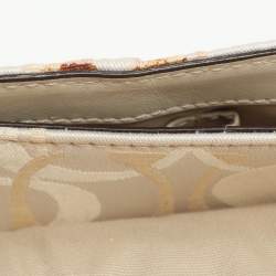 Pre Owned حقيبة كتف كوتش كانفاس مطب وع شعار الماركة بيج/كريمي وجلد