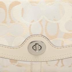 Pre Owned حقيبة كتف كوتش كانفاس مطبوع شعار الماركة بيج/كريمي وجلد