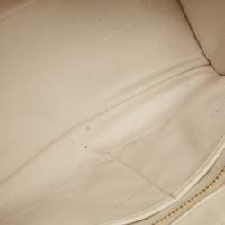 Pre Owned حقيبة كوتش كروسبي جلد أبيض زهري مزخرف