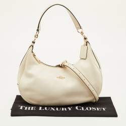 مملوكة مسبقًا Coach Off White Grained Leather Hobo
