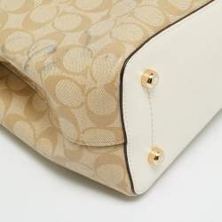 Pre Owned Coach Avenue Beige/White Signature Coated Canvas Tote