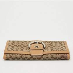 Pre Owned Coach Buckle Detail Beige/Tan Signature Canvas and Leather Continental Wallet