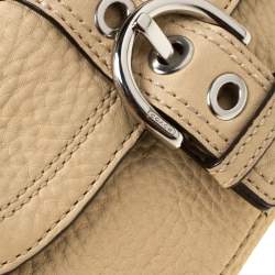 Pre Owned حقيبة صغيرة كوتش جلد بيج بإبزيم وحمالة معصم