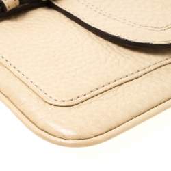 Pre Owned حقيبة صغيرة كوتش جلد بيج بإبزيم وحمالة معصم