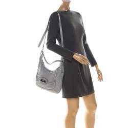 Pre Owned حقيبة كوتش كريستين جلد مغزولة رمادية