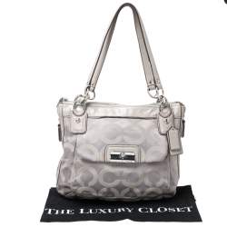 Pre Owned Coach Grey Signature Canvas Penelope Hobo