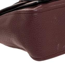 Pre Owned حقيبة كوتش جلد عنابي بقفل دوار