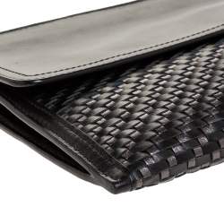 Pre Owned حقيبة كلتش كوتش جلد رصاصي/أسود مغزولة بقلاب