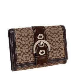مملوكة مسبقًا Coach Brown Signature Buckle Flap Compact Wallet