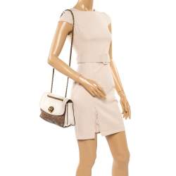 مملوكة مسبقًا حقيبة كتف كوتشي كانفاس مقوى بيج/بني بالشعار وجلد