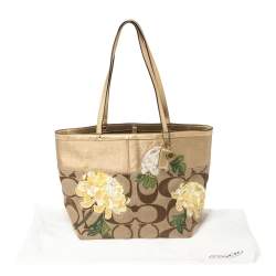 Pre Owned Coach Gold/Beige Signature Floral Applique Canvas and Leather Tote 