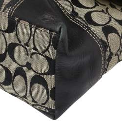 Pre Owned Coach Black/White Signature Canvas and Leather Hampton Shoulder Bag