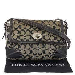 Pre Owned Coach Black/White Signature Canvas and Leather Hampton Shoulder Bag