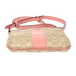 Pre Owned حقيبة كروس كوتش جلد و كانفاس مقوى مطبوع شعار الماركة بيج و وردي