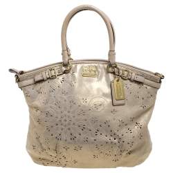 مملوكة مسبقًا Coach Beige Laser Cut Shimmer Leather Lindsey Shoulder Bag