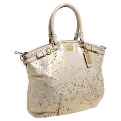 مملوكة مسبقًا Coach Beige Laser Cut Shimmer Leather Lindsey Shoulder Bag