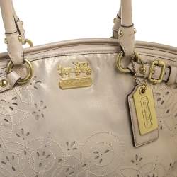 مملوكة مسبقًا Coach Beige Laser Cut Shimmer Leather Lindsey Shoulder Bag