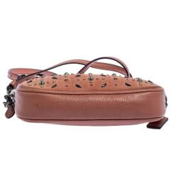 مملوكة مسبقًا Coach Coral Orange Leather and Suede Rivets Saddie Crossbody Bag
