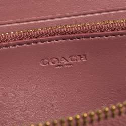 مملوكة مسبقًا Coach Pink Leather Zip Around Wallet